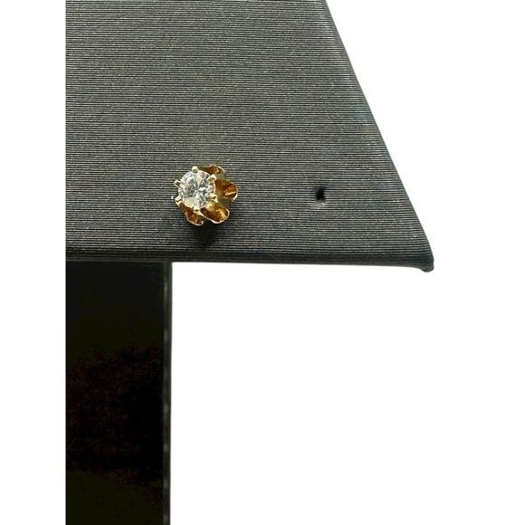 14k Yellow Gold Buttercup .15cttw Diamond Stud Earrings (13372) - Picture 5 of 7